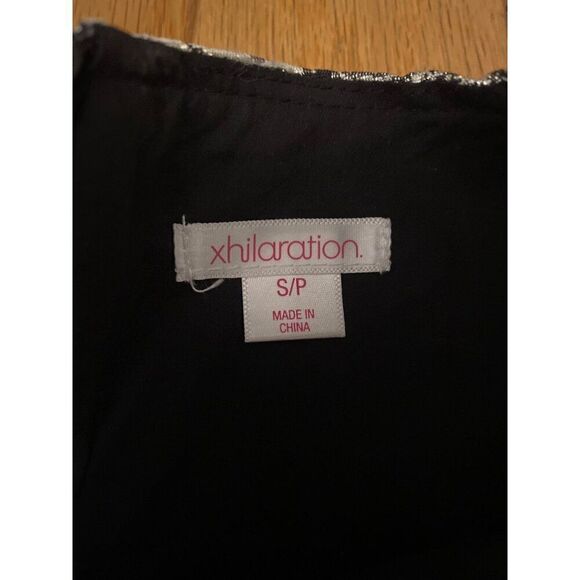 Xhilaration women's metallic cap sleeve zipped back lined short dress size small - Picture 6 of 8